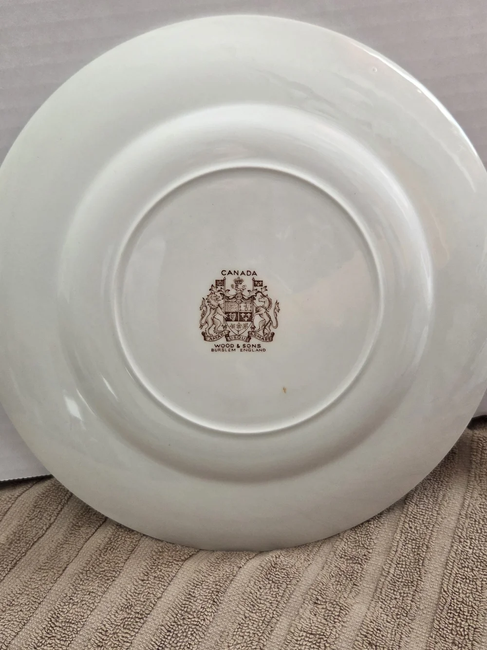 Wood & Sons Collectible Canadian Parliament Decorative Plate - Brown and Cream